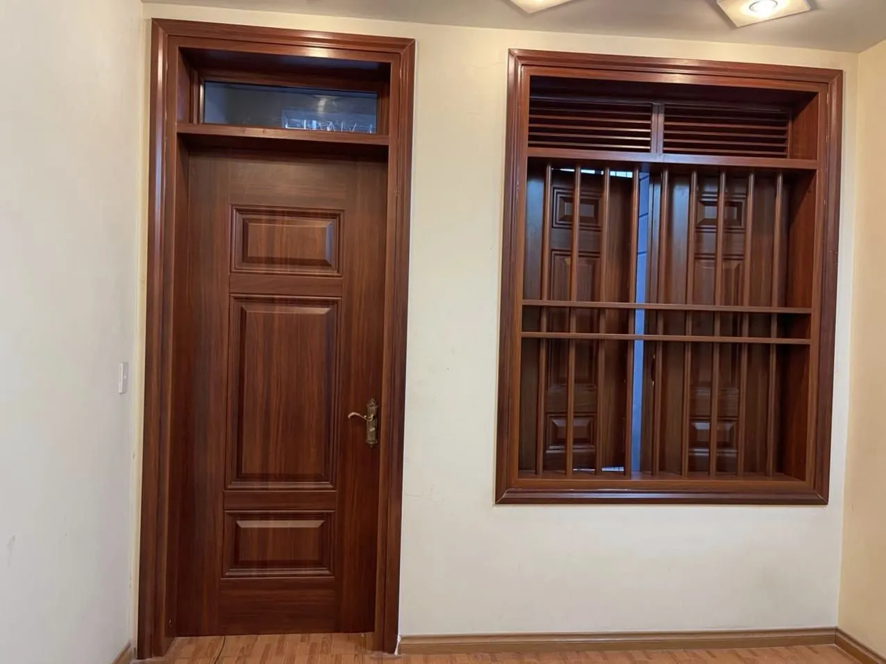 báo giá cửa thép vân gỗ